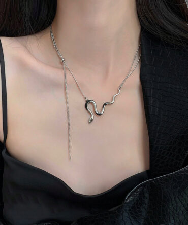 Boutique Silk Stainless Steel Double-Layer Serpentine Pendant Necklace