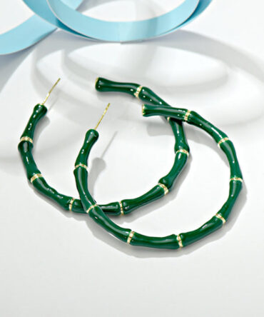 Stylish Statement Geometric Contrast Color Earrings